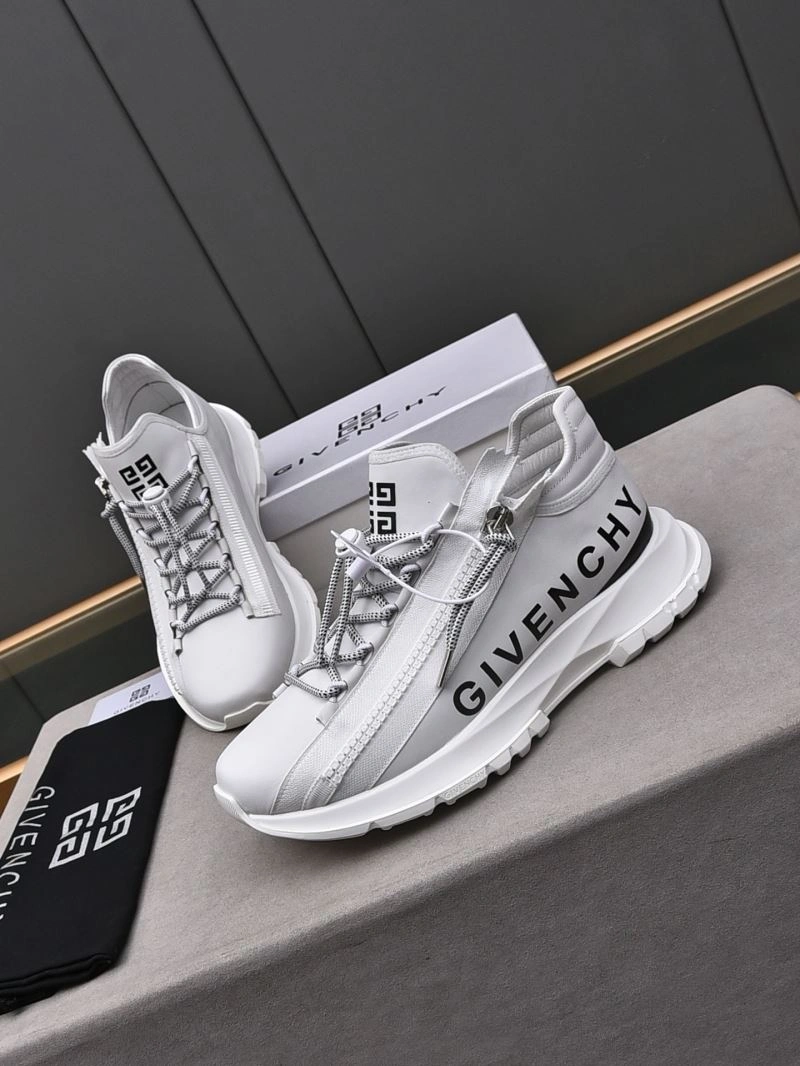 Gxvxnchy Sneakers Sleek 154810