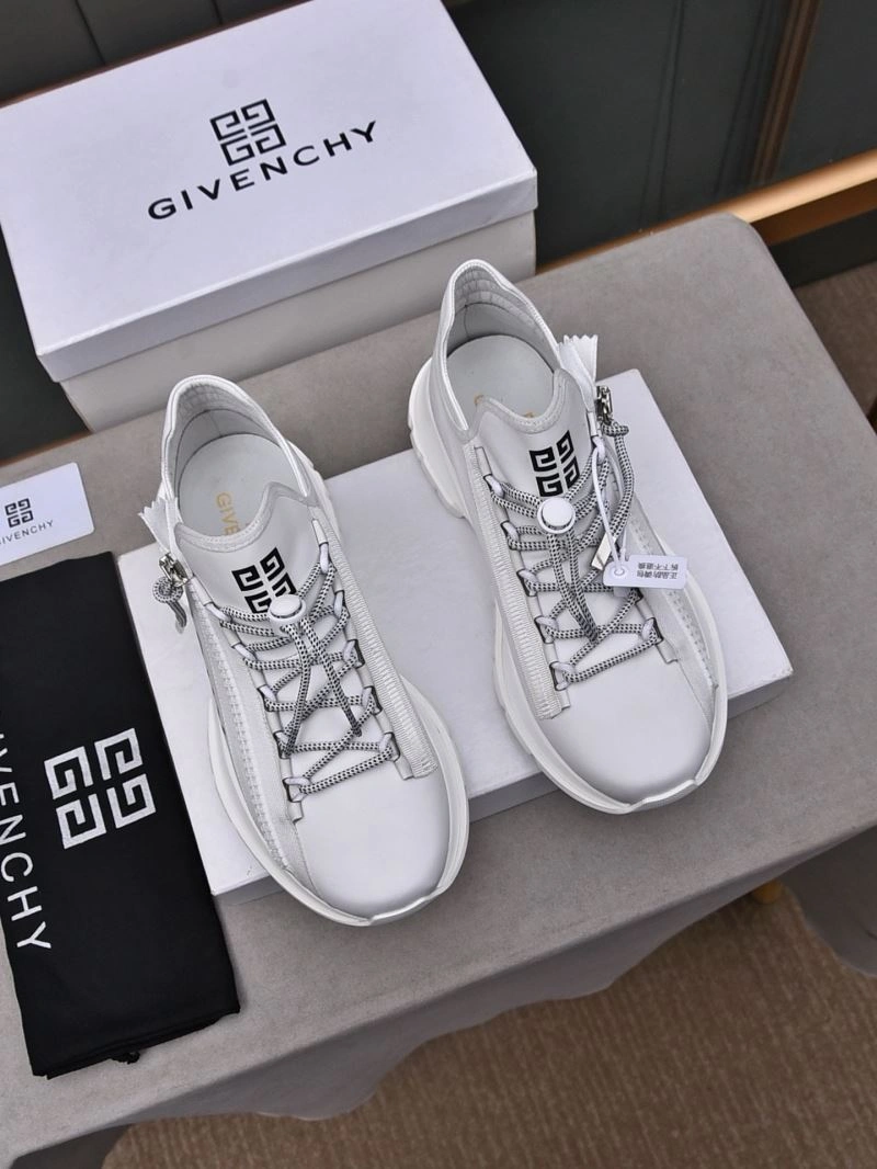 Gxvxnchy Sneakers Sleek 154810