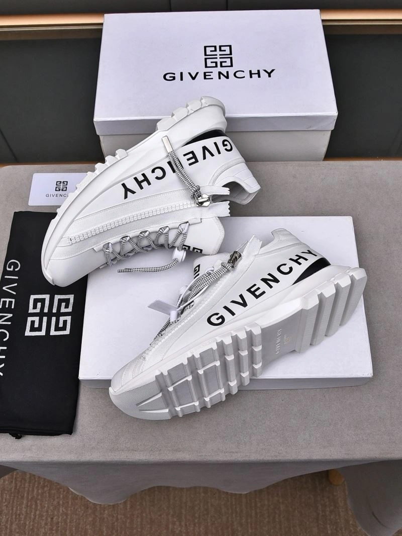 Gxvxnchy Sneakers Sleek 154810