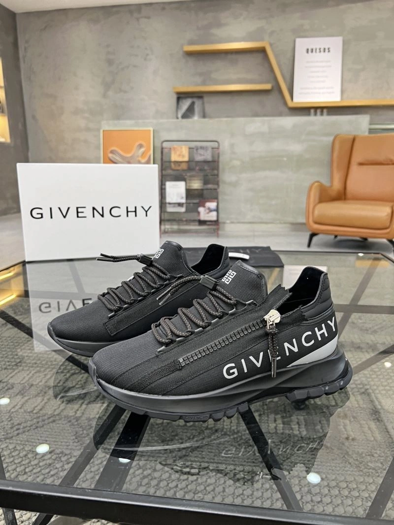 Lightweight Gxvxnchy Sneakers 154793