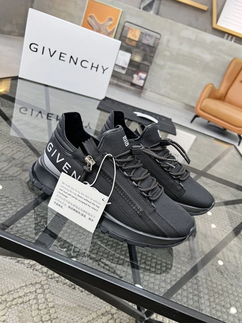 Lightweight Gxvxnchy Sneakers 154793
