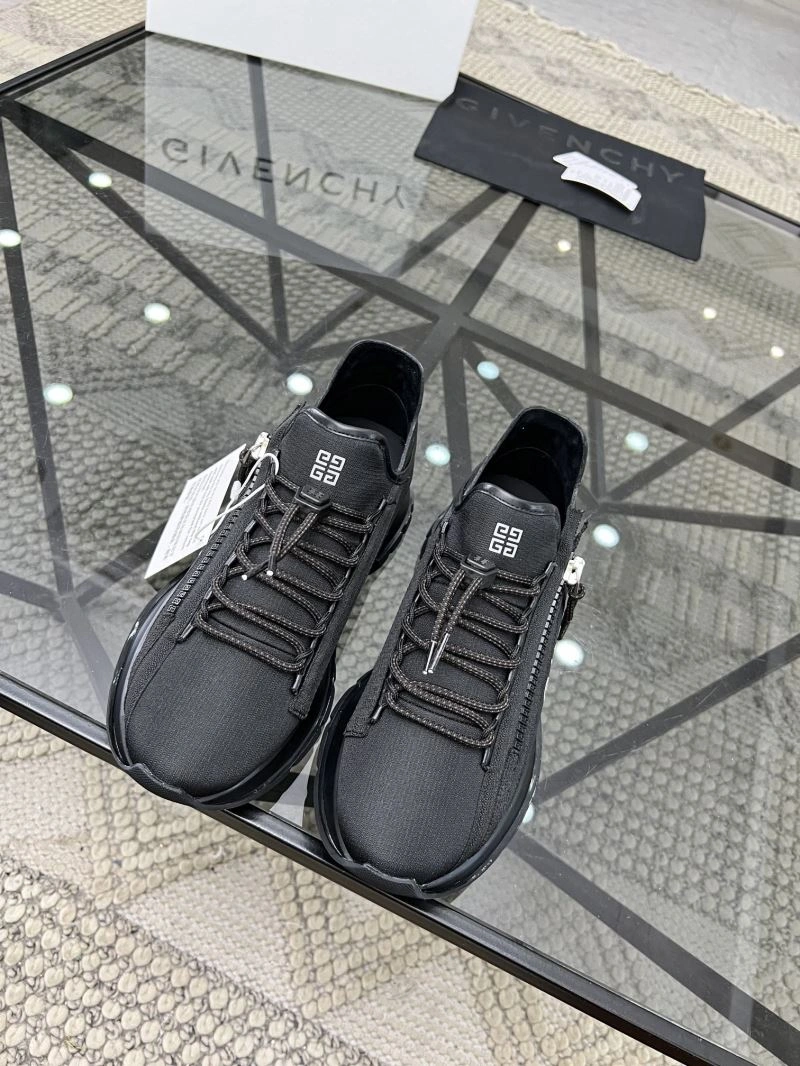 Lightweight Gxvxnchy Sneakers 154793