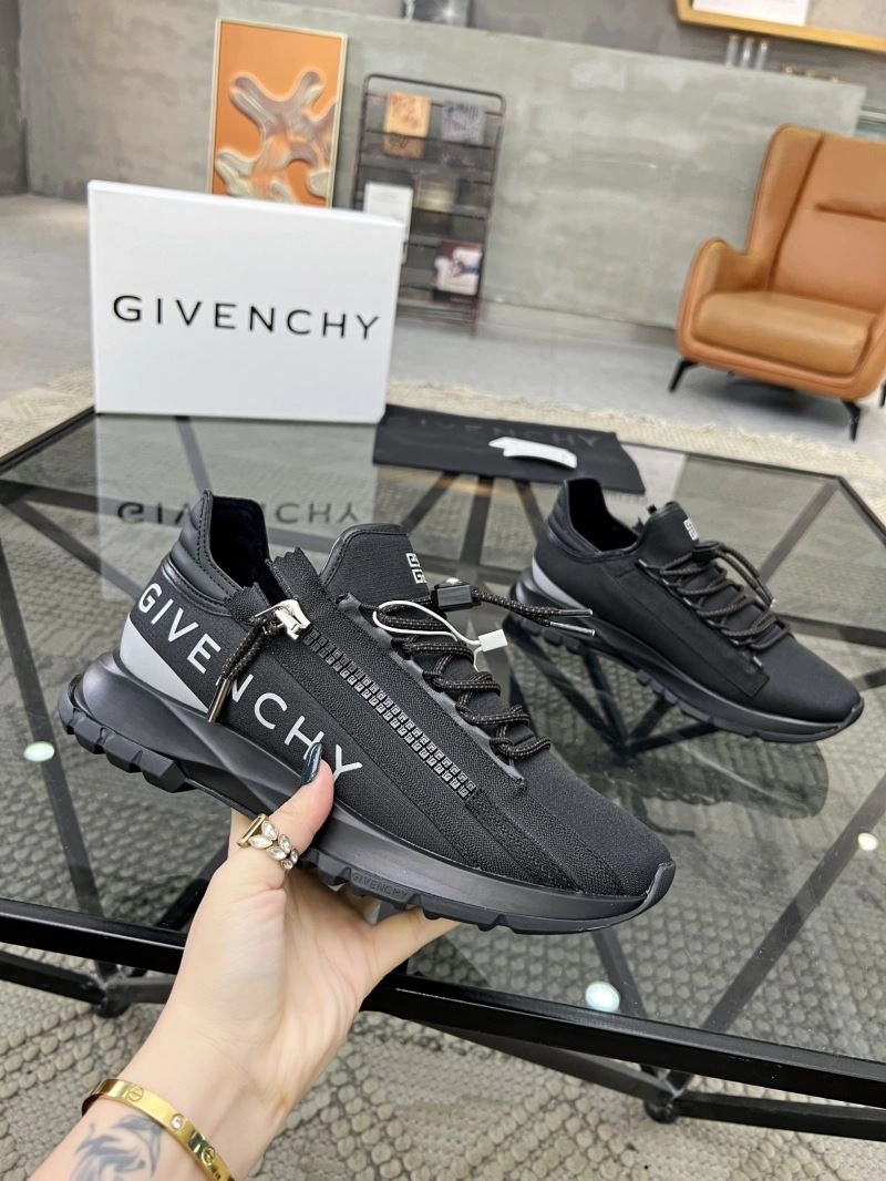 Lightweight Gxvxnchy Sneakers 154793