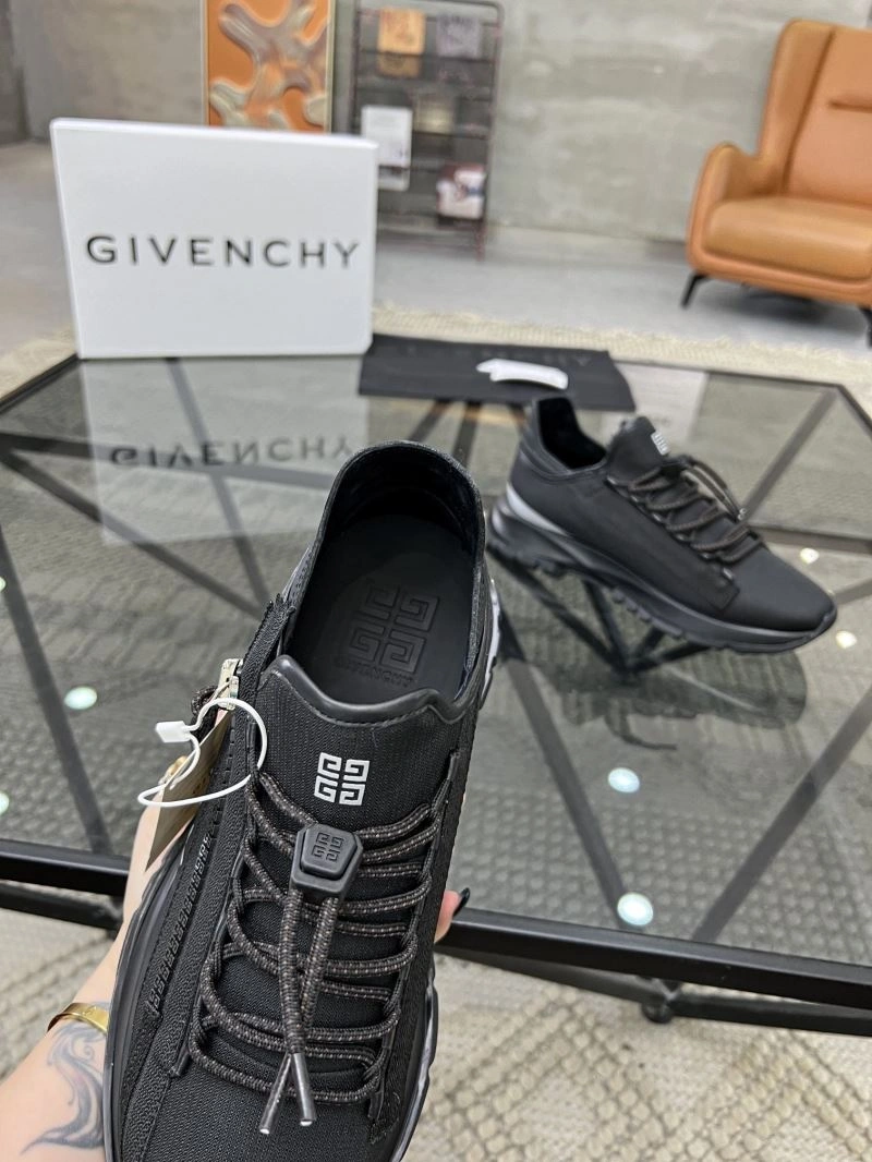 Lightweight Gxvxnchy Sneakers 154793