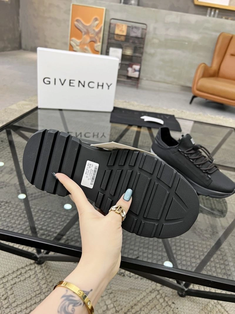 Lightweight Gxvxnchy Sneakers 154793