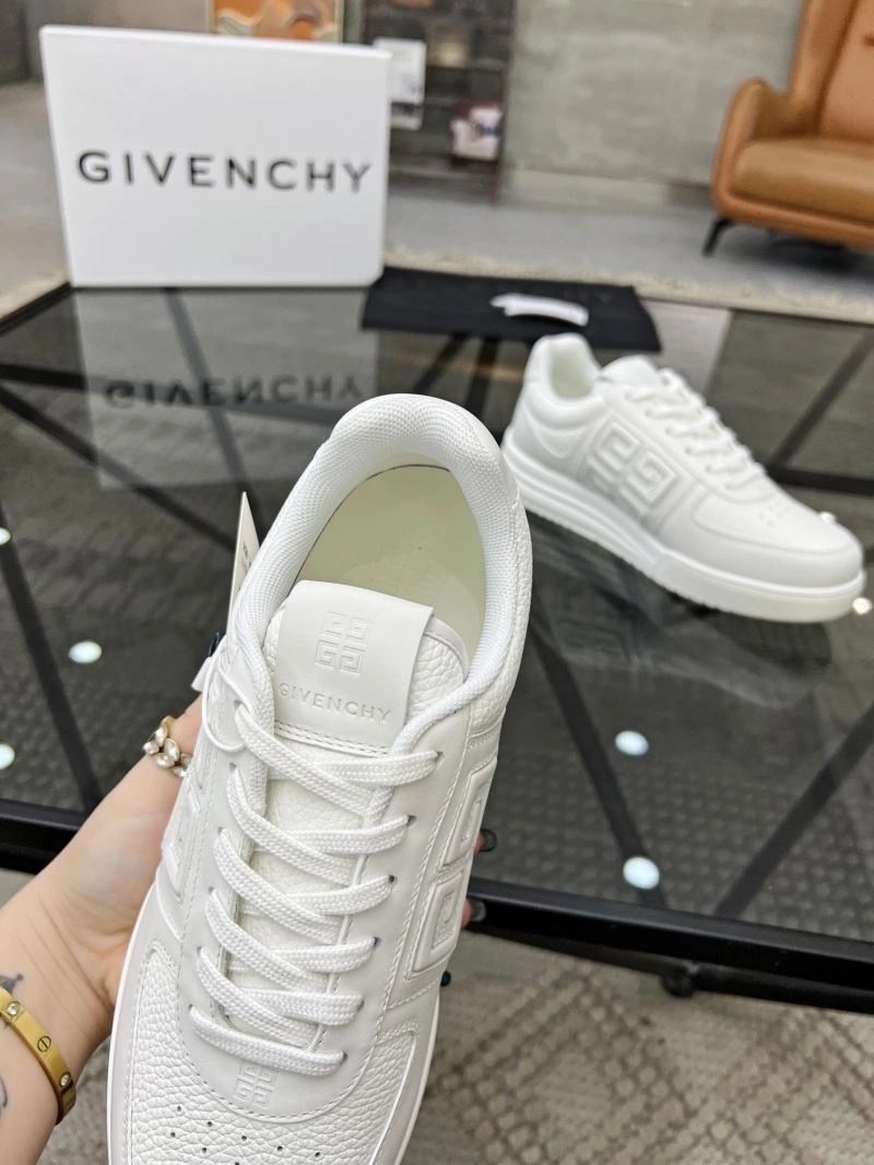 ModernLook Gxvxnchy Sneakers 154785