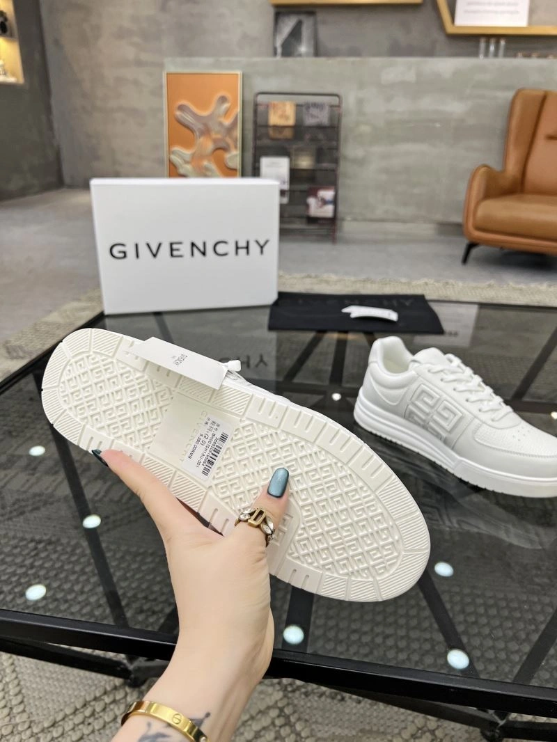 ModernLook Gxvxnchy Sneakers 154785