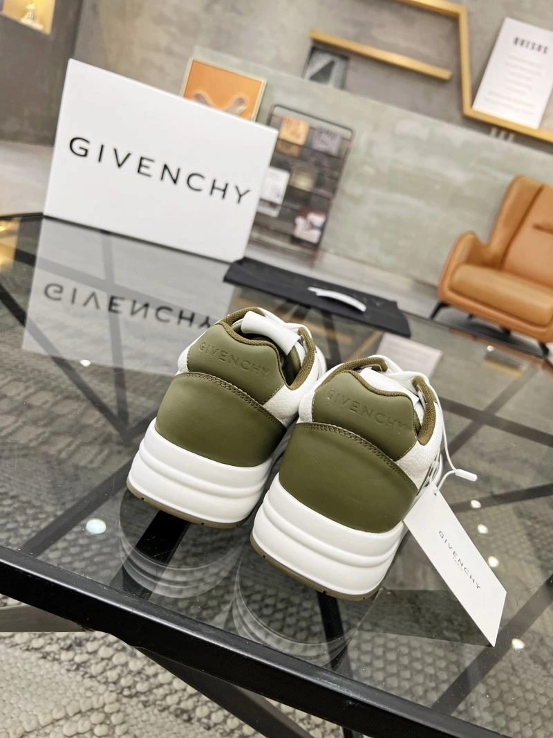 Gxvxnchy Sneakers Timeless 154788
