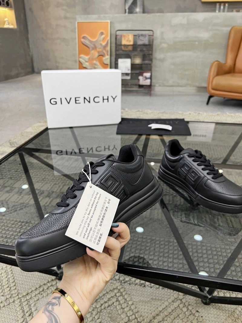 Gxvxnchy Sneakers DailyWear 154784