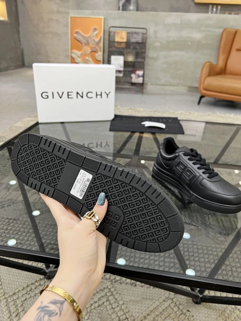Gxvxnchy Sneakers DailyWear 154784
