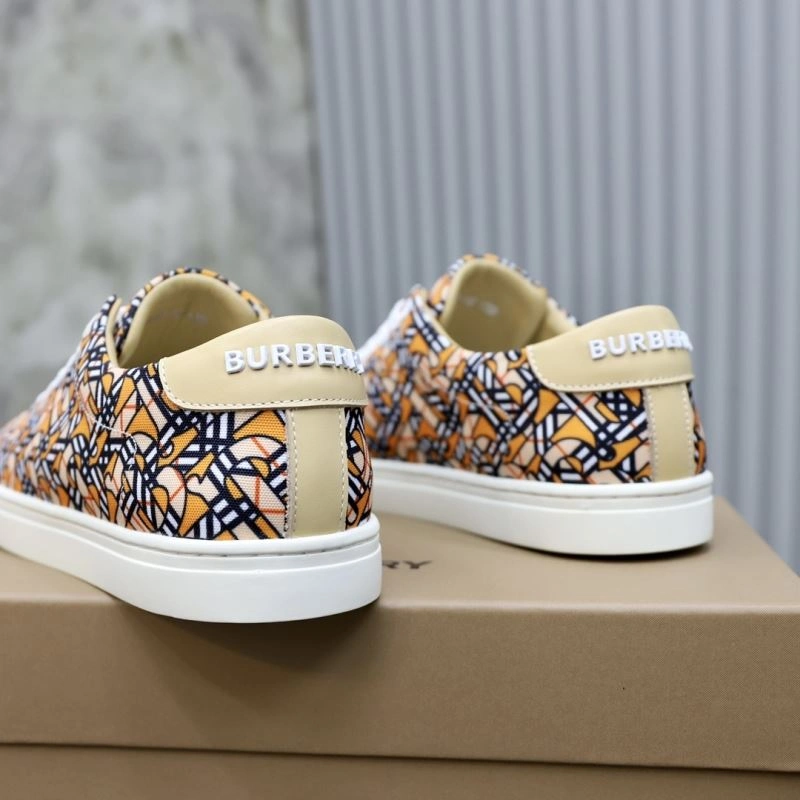 Elegant Bxrbxrry Sneakers 115679