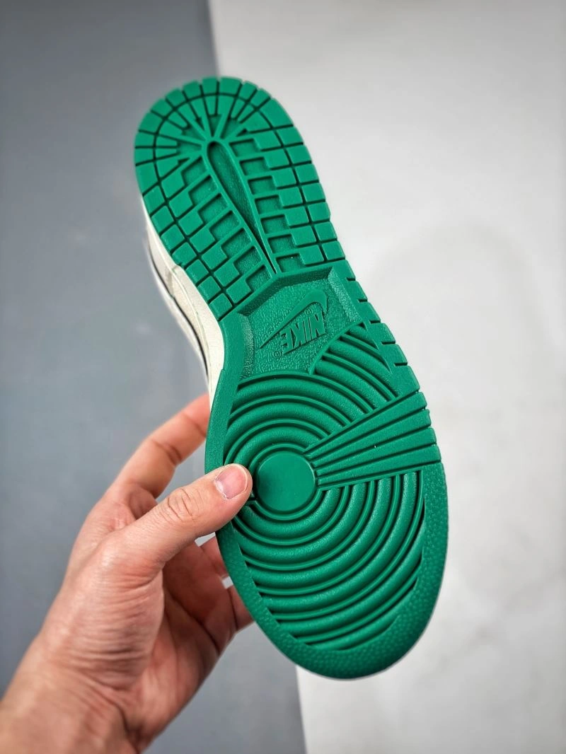 Sleek Nxkx Sneakers 200328