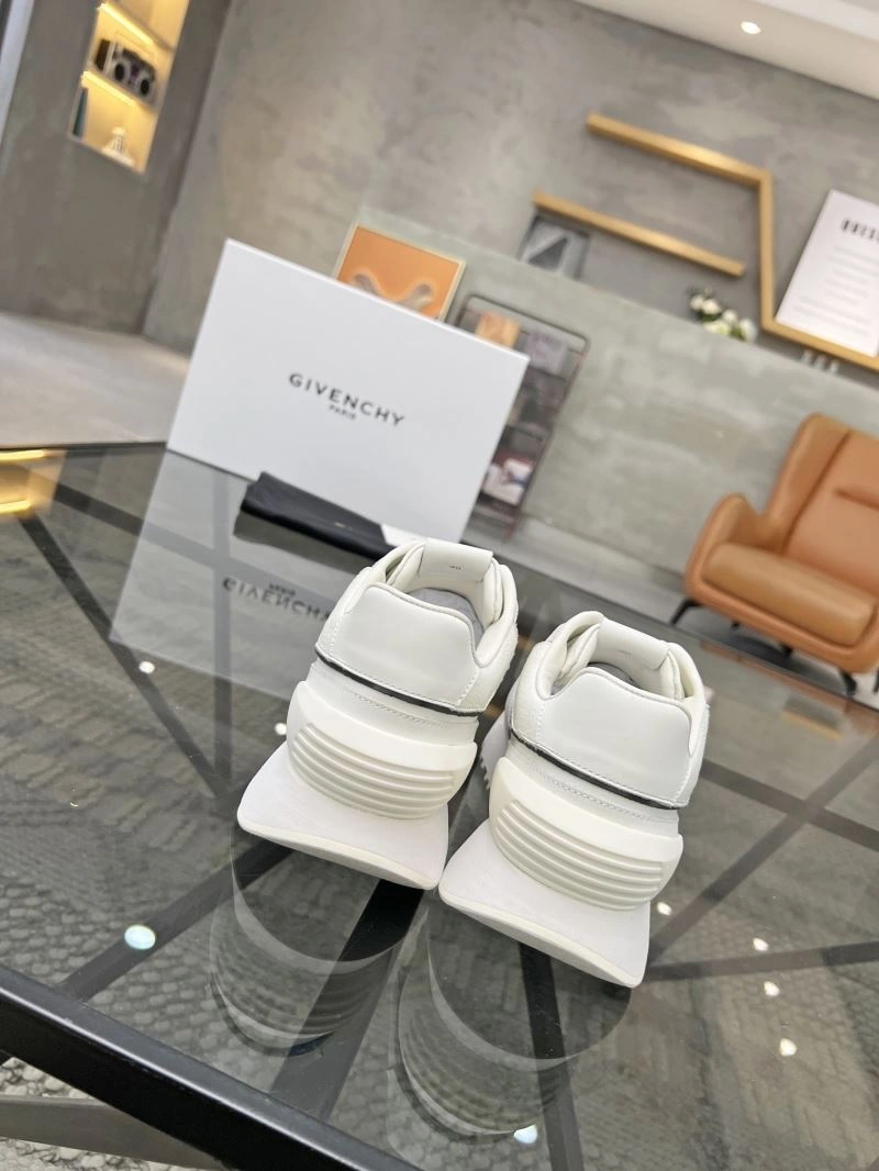 Resilient Gxvxnchy Sneakers 154777