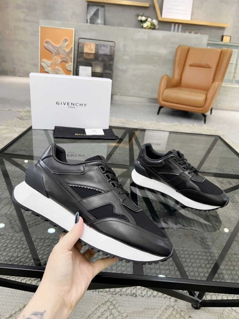 Gxvxnchy Sneakers Practical 154776