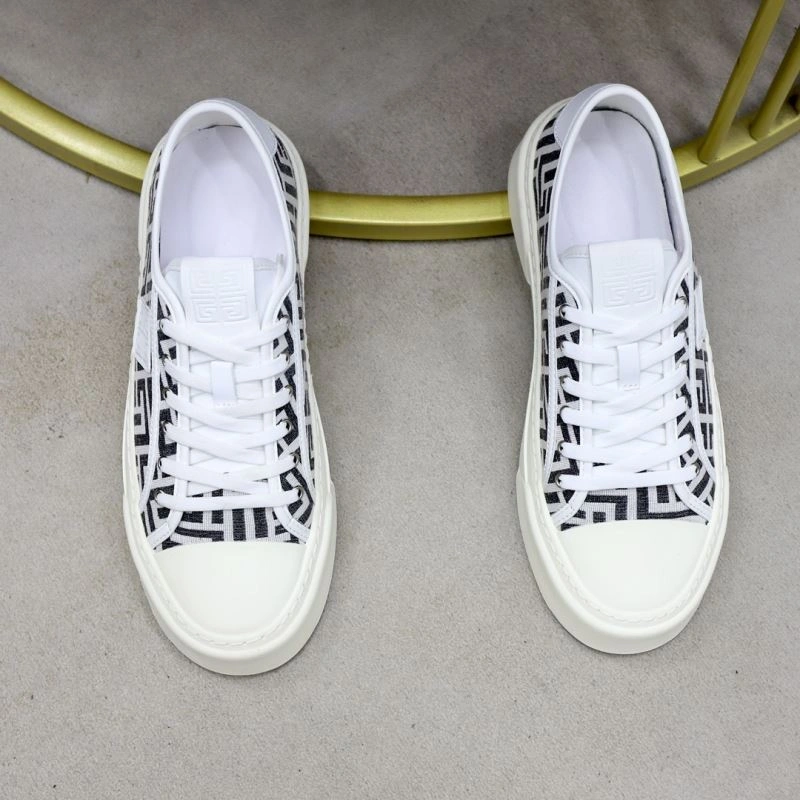 Gxvxnchy Sneakers Functional 154766