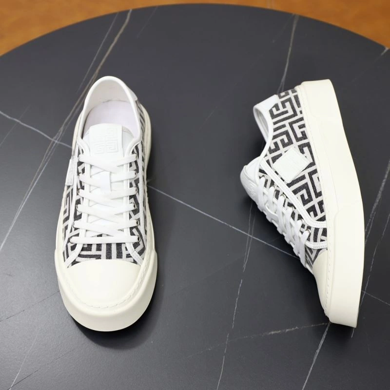 Gxvxnchy Sneakers Functional 154766