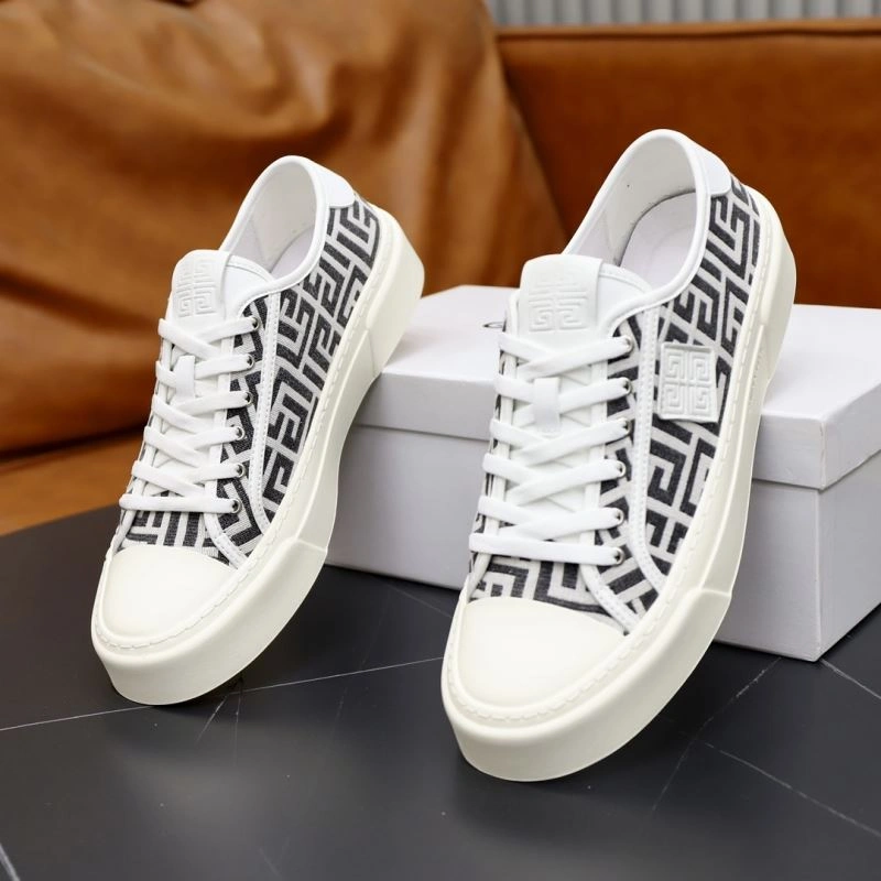 Gxvxnchy Sneakers Functional 154766
