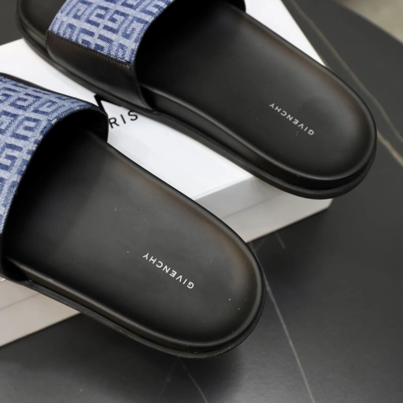 ModernLook Gxvxnchy Slippers 154946