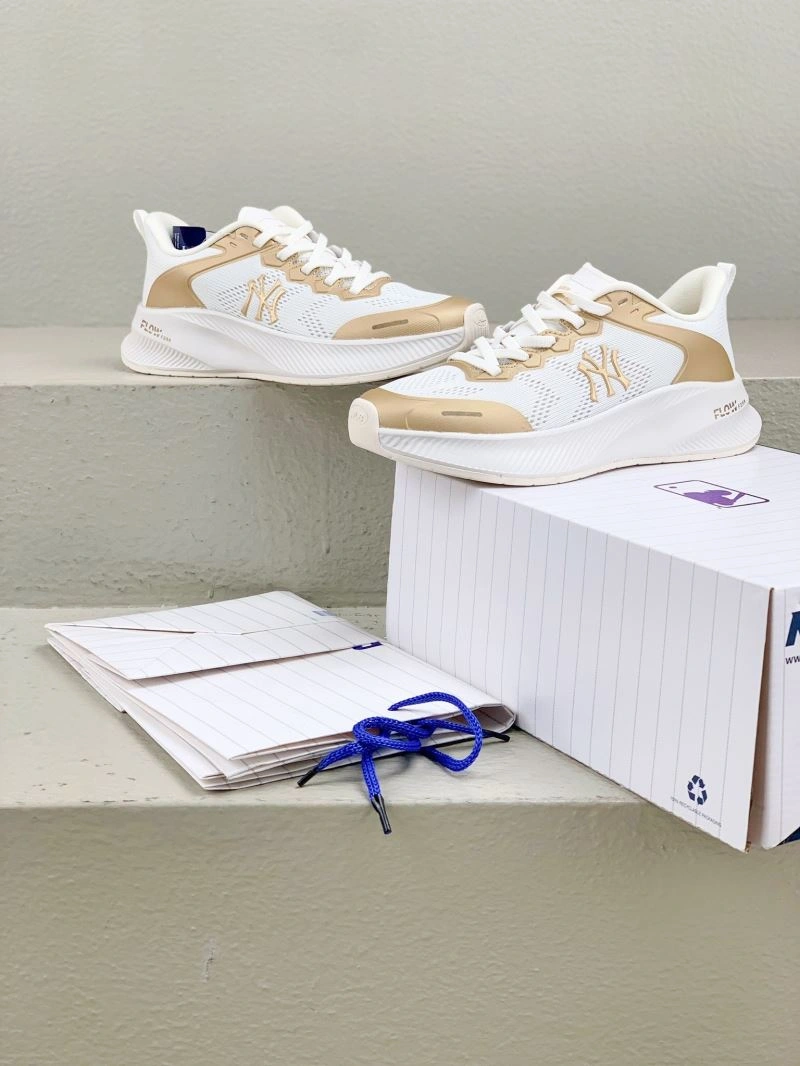 Stylish Gxccx Sneakers 166723