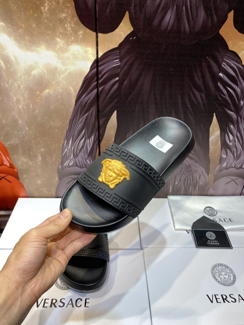 Minimalist Gxvxnchy Slippers 153521