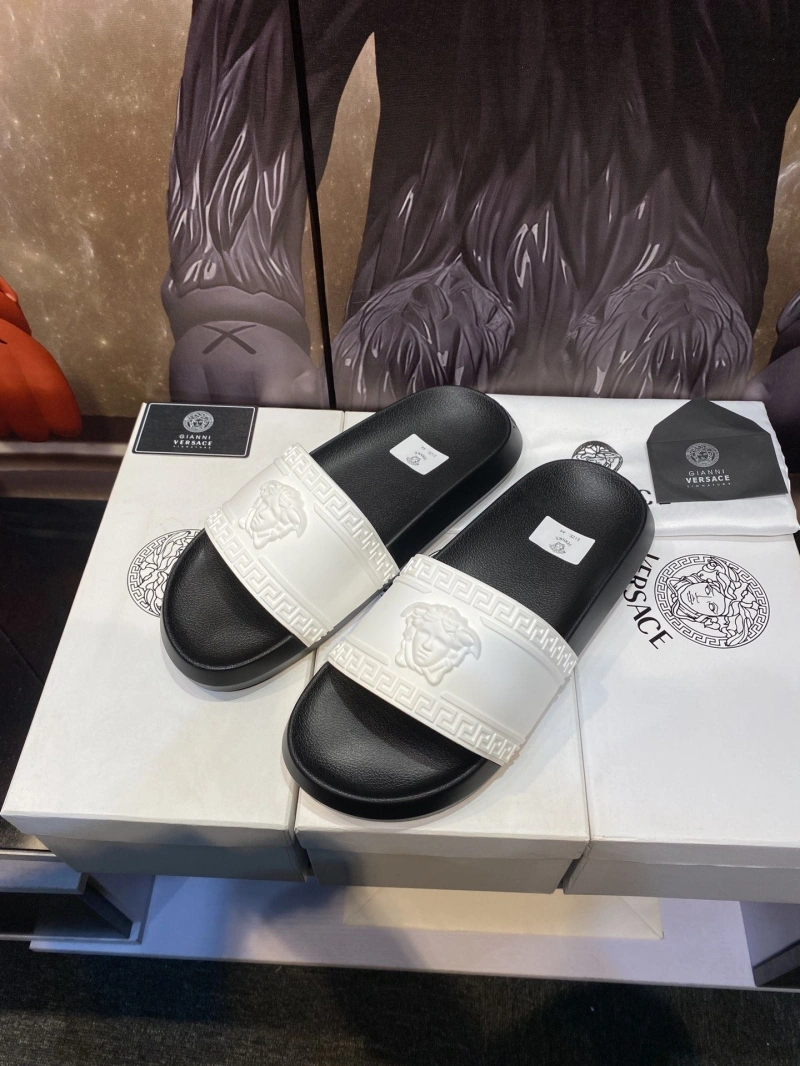 Cozy Gxvxnchy Slippers 153528