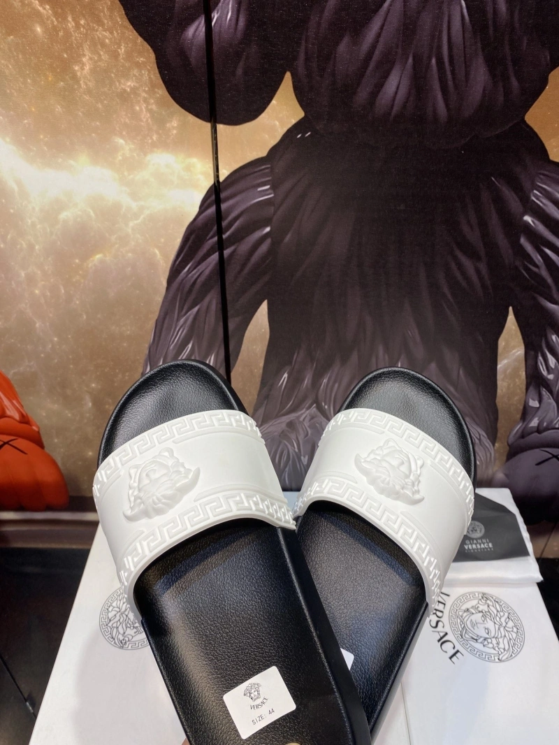 Cozy Gxvxnchy Slippers 153528