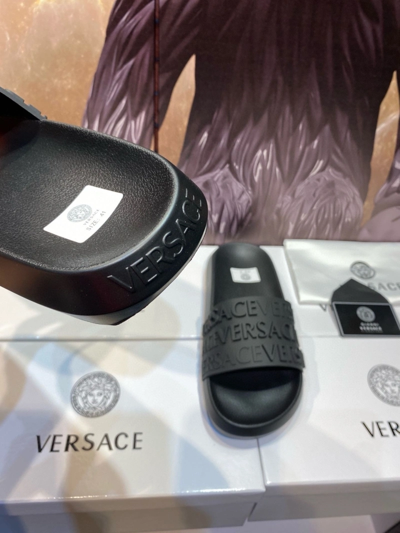 Sleek Gxvxnchy Slippers 153531