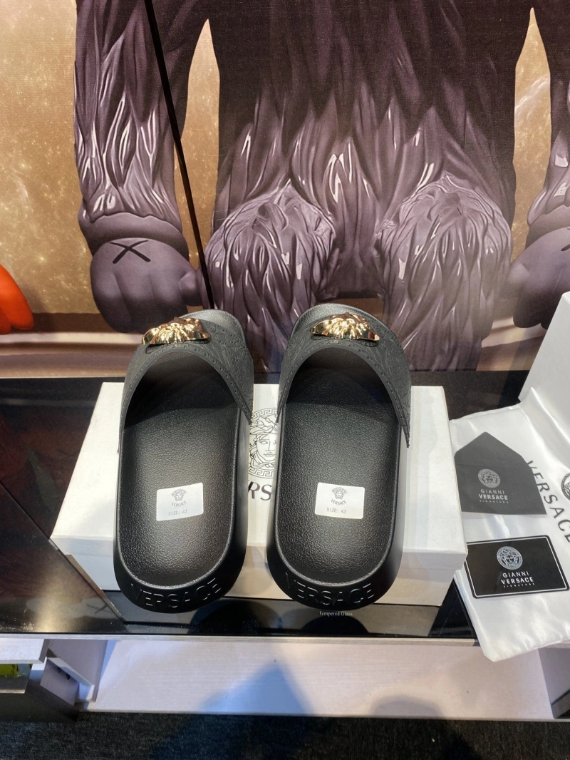 Vibrant Gxvxnchy Slippers 153523