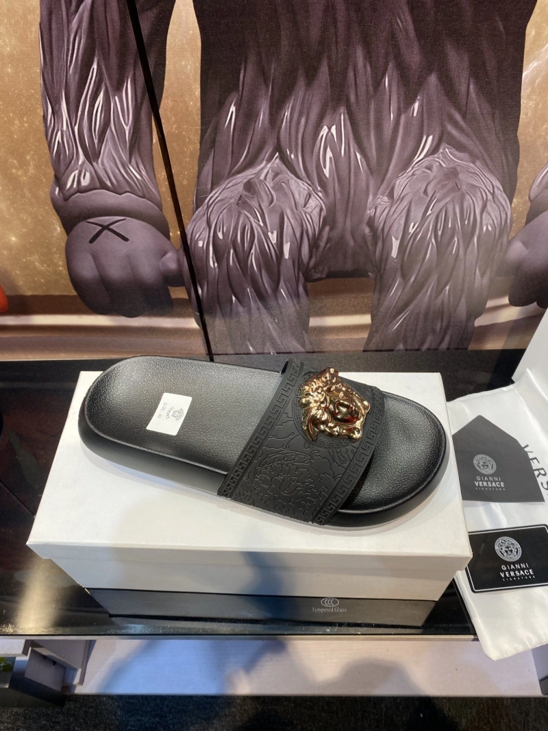 Vibrant Gxvxnchy Slippers 153523
