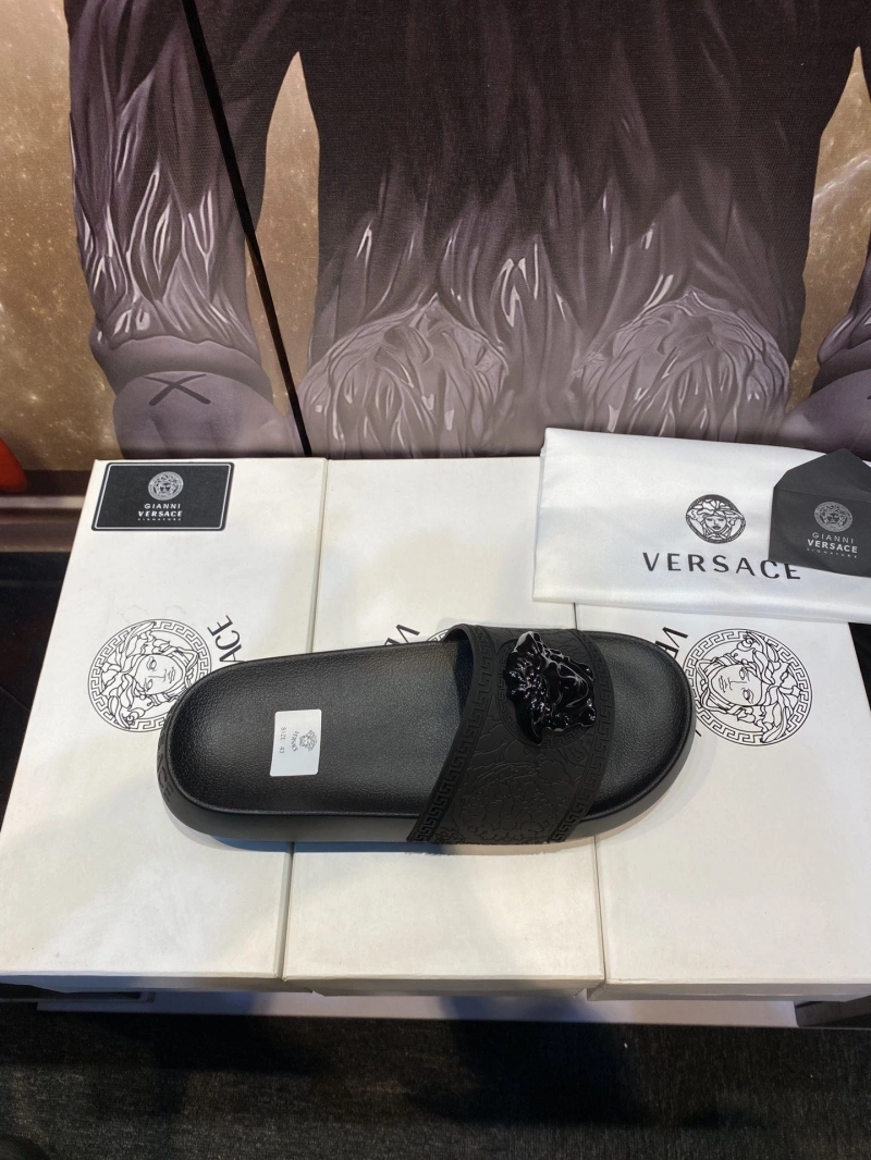 Sleek Gxvxnchy Slippers 153522