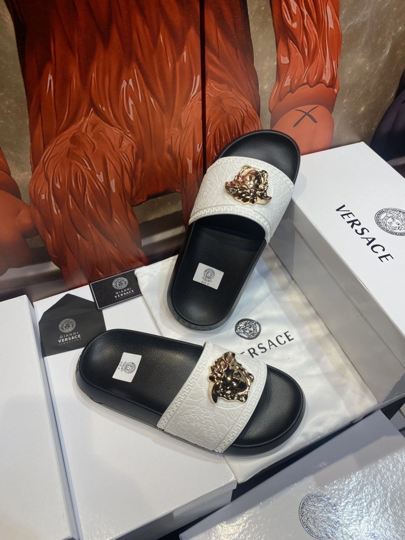 SportInspired Gxvxnchy Slippers 153525