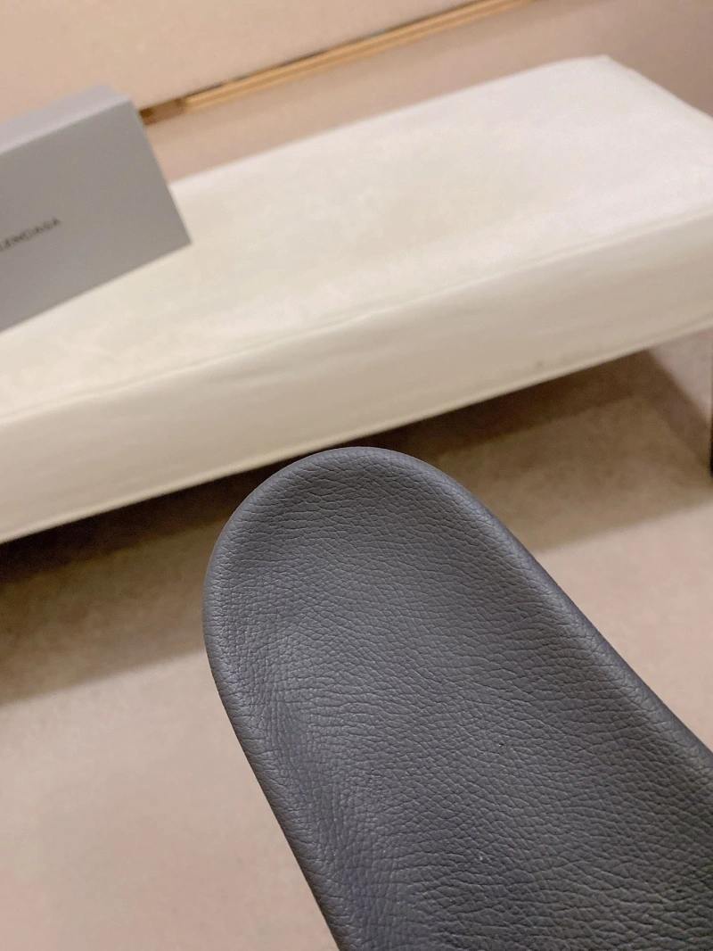 Resilient Bxlxnciaga Slippers 109669
