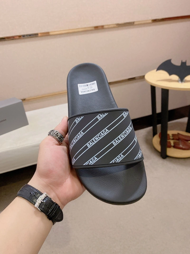 Versatile Bxlxnciaga Slippers 109663