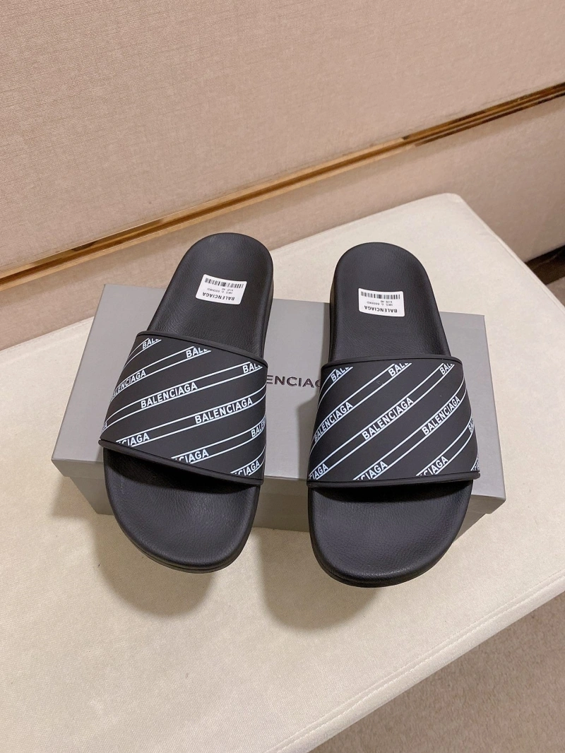 Versatile Bxlxnciaga Slippers 109663