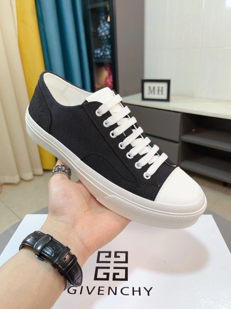 NewStyle Gxvxnchy Sneakers 153478