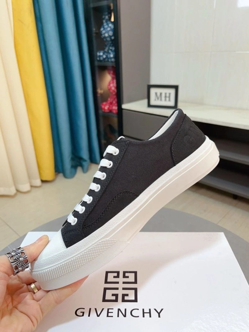NewStyle Gxvxnchy Sneakers 153478