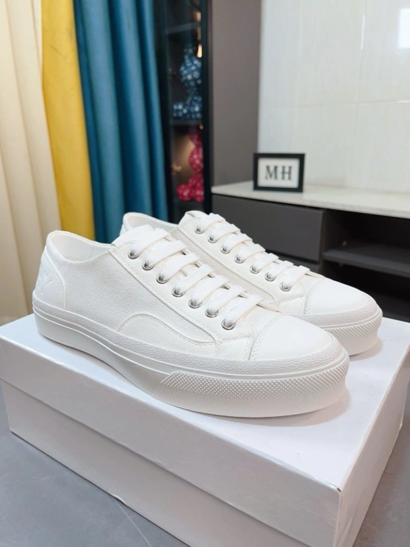 Sophisticated Gxvxnchy Sneakers 153482