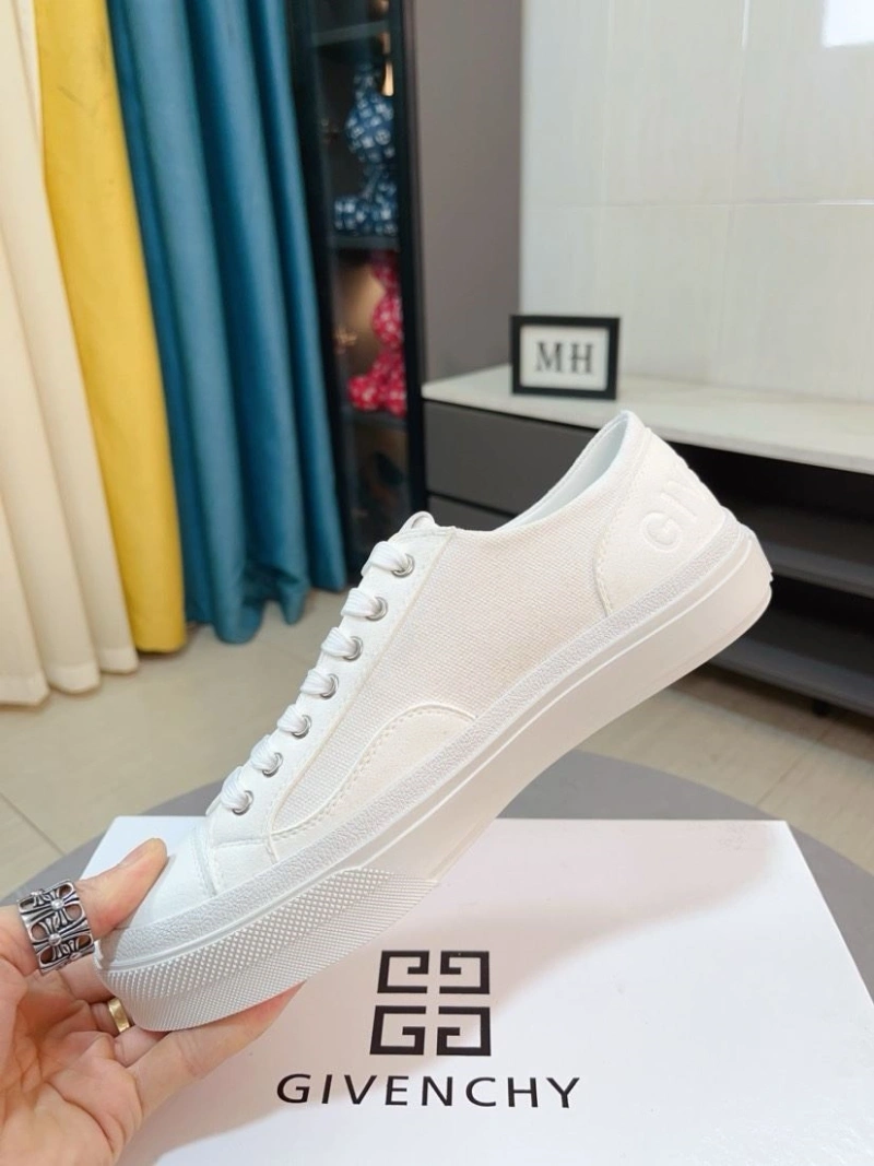 Sophisticated Gxvxnchy Sneakers 153482