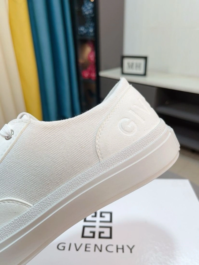 Sophisticated Gxvxnchy Sneakers 153482