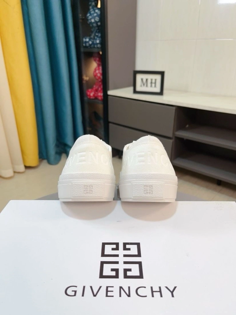 Sophisticated Gxvxnchy Sneakers 153482