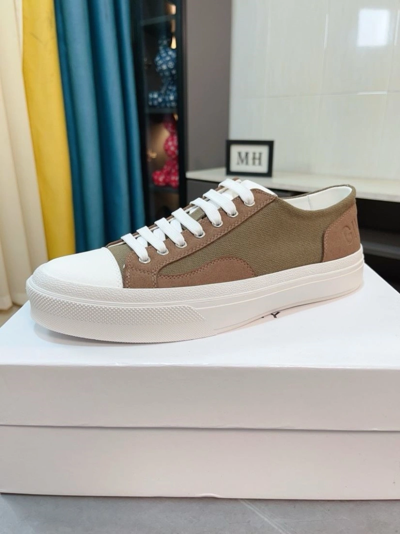 Gxvxnchy Sneakers Trendsetting 153474