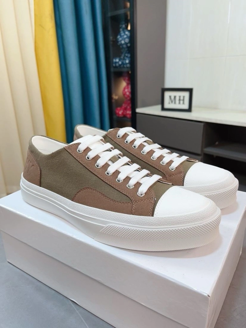 Gxvxnchy Sneakers Trendsetting 153474