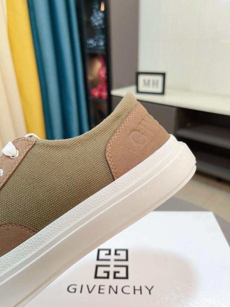 Gxvxnchy Sneakers Trendsetting 153474