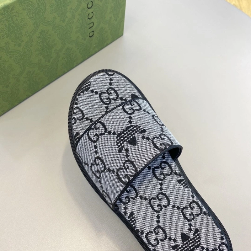 Gxccx Slippers Timeless 159673