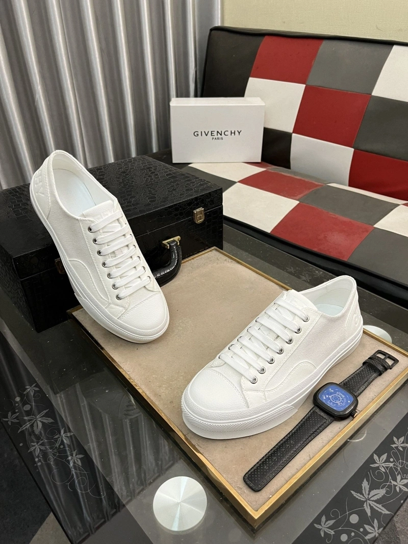 Gxvxnchy Sneakers AllSeason 153485