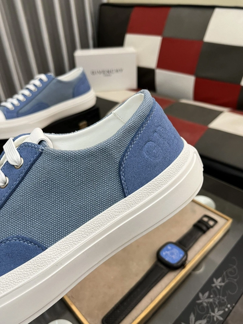 Timeless Gxvxnchy Sneakers 153472