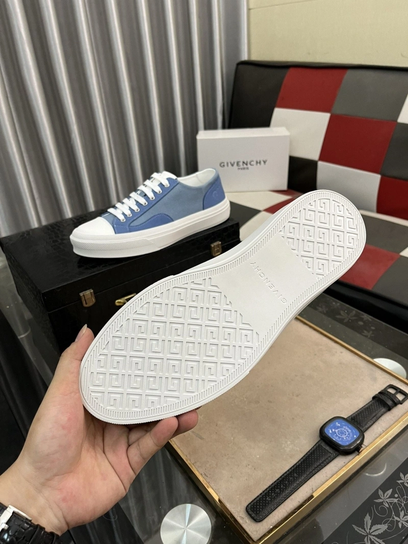 Timeless Gxvxnchy Sneakers 153472