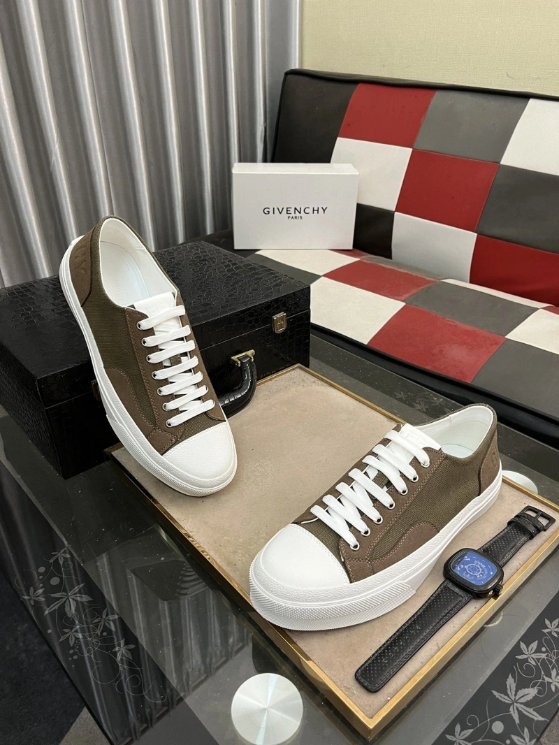 Gxvxnchy Sneakers ModernLook 153483