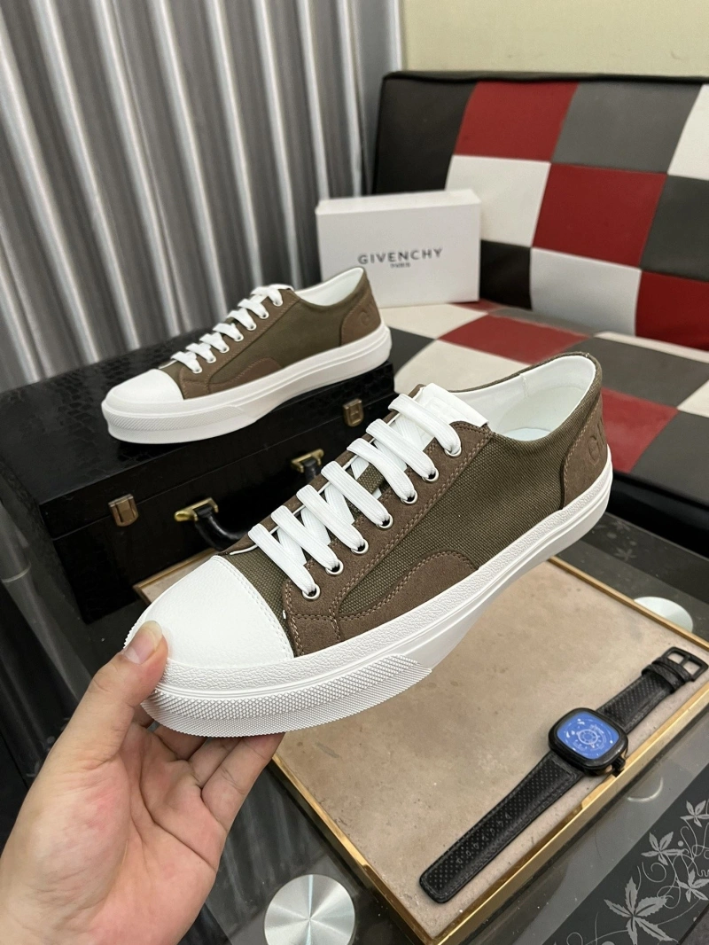 Gxvxnchy Sneakers ModernLook 153483