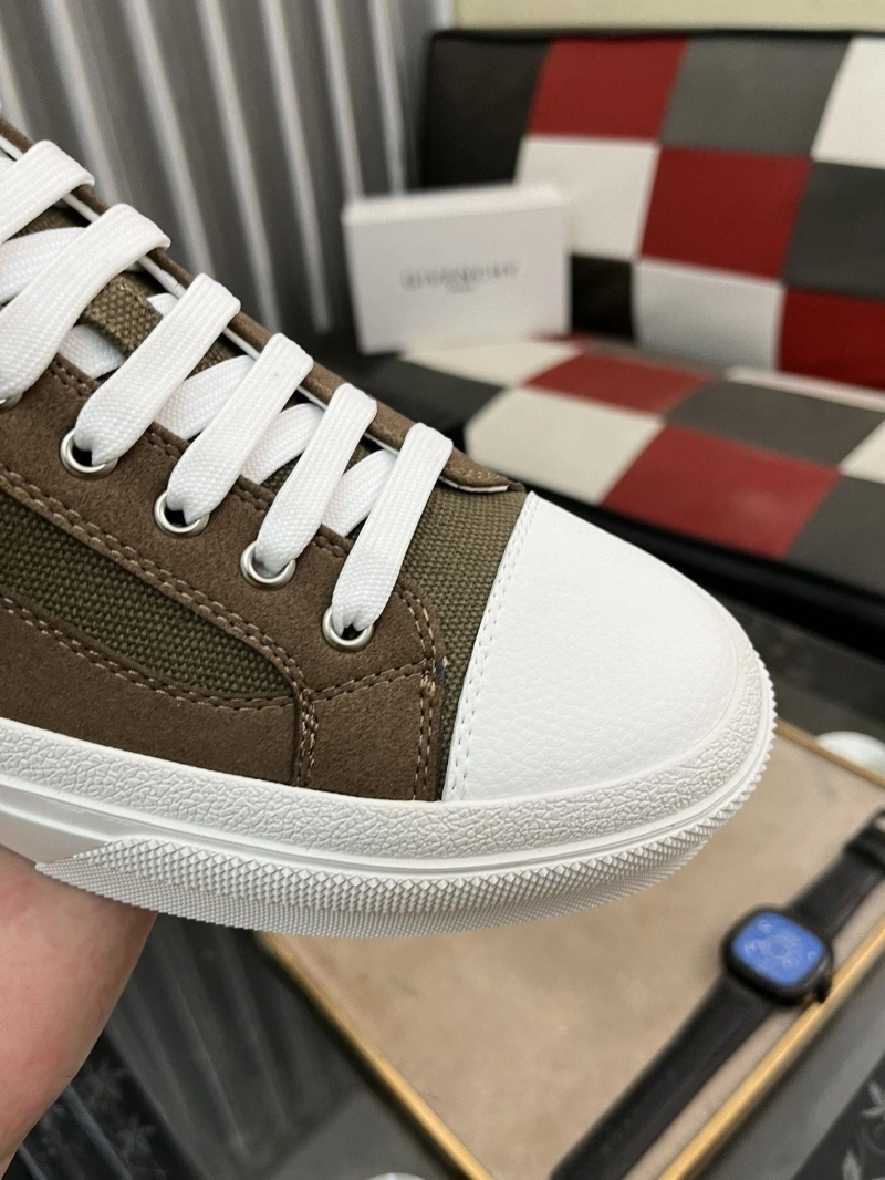 Gxvxnchy Sneakers ModernLook 153483